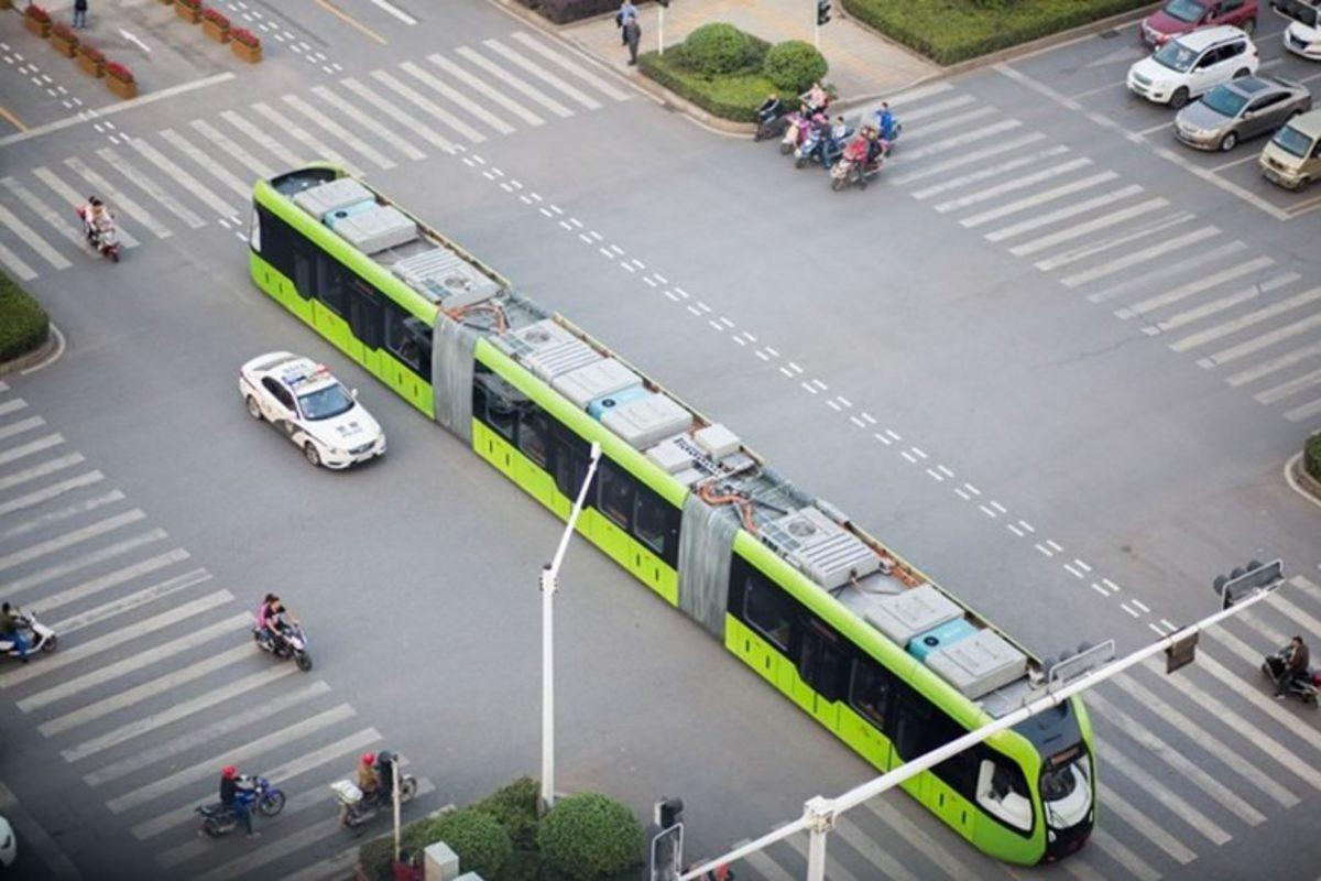 Dünyanın İlk ’Raysız Treni’ Hizmete Girdi!