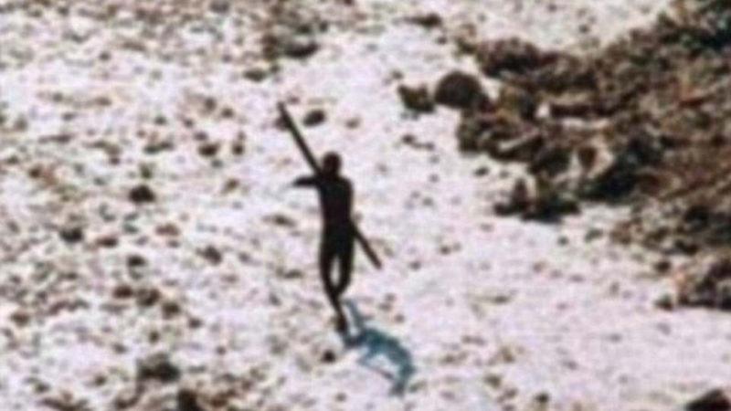 Yardıma Gelen Ziyaretçileri Teker Teker Öldüren Psikopat Bir Kabile: Sentinel