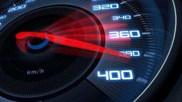 Hız Göstergeleri Arabaların Çıkabileceği Maksimum Hızdan Neden Hep Daha Fazlasına Sahiptir?