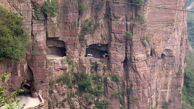 İnsanın Yüreğini Ağzına Getiren Dünyanın En Tehlikeli 9 Otoyolu!