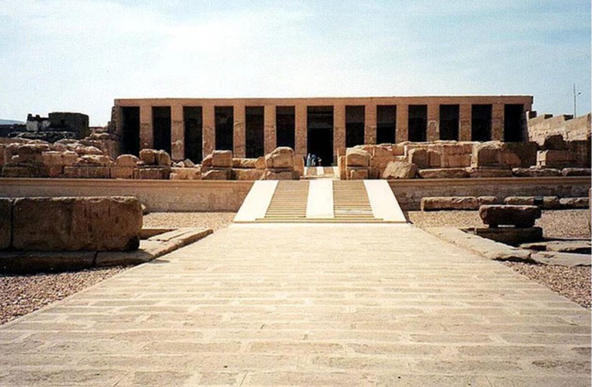 İçinde UFO ve Helikopter Tasvirlerinin Bulunduğuna İnanılan Gizemli Yer: Abydos Tapınakları