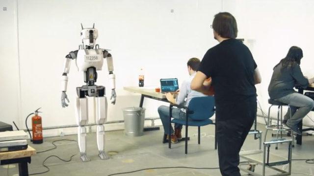 Viral Olan Basket Topu Fırlatan Robot Videosu Sahte Çıktı!