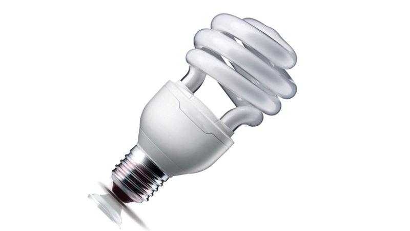 Tasarruflu Ampullerin Aslında Ne Kadar Tehlikeli Olduğunu Gösteren İbretlik Olay