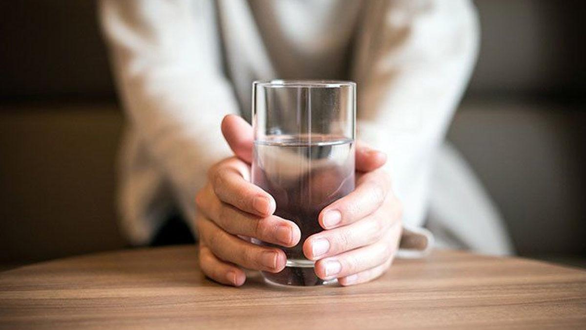 Vücudunuzun Yeteri Kadar Su İçmediğinizde Verdiği 10 İşaret